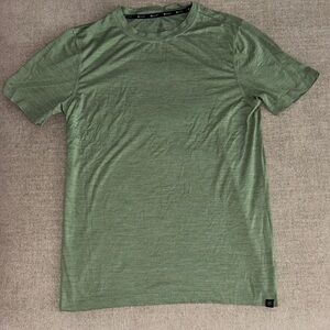 GAIAM Green Short Sleeve Tee